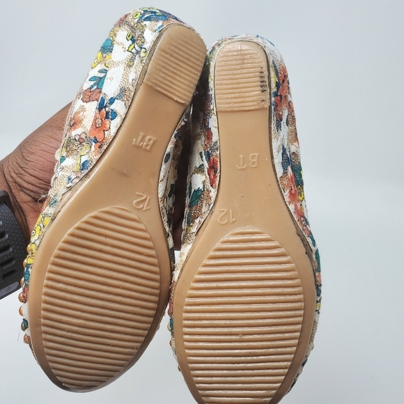 Jewel, Pearls Girls Wedge w/Floral print - Picture 5 of 5